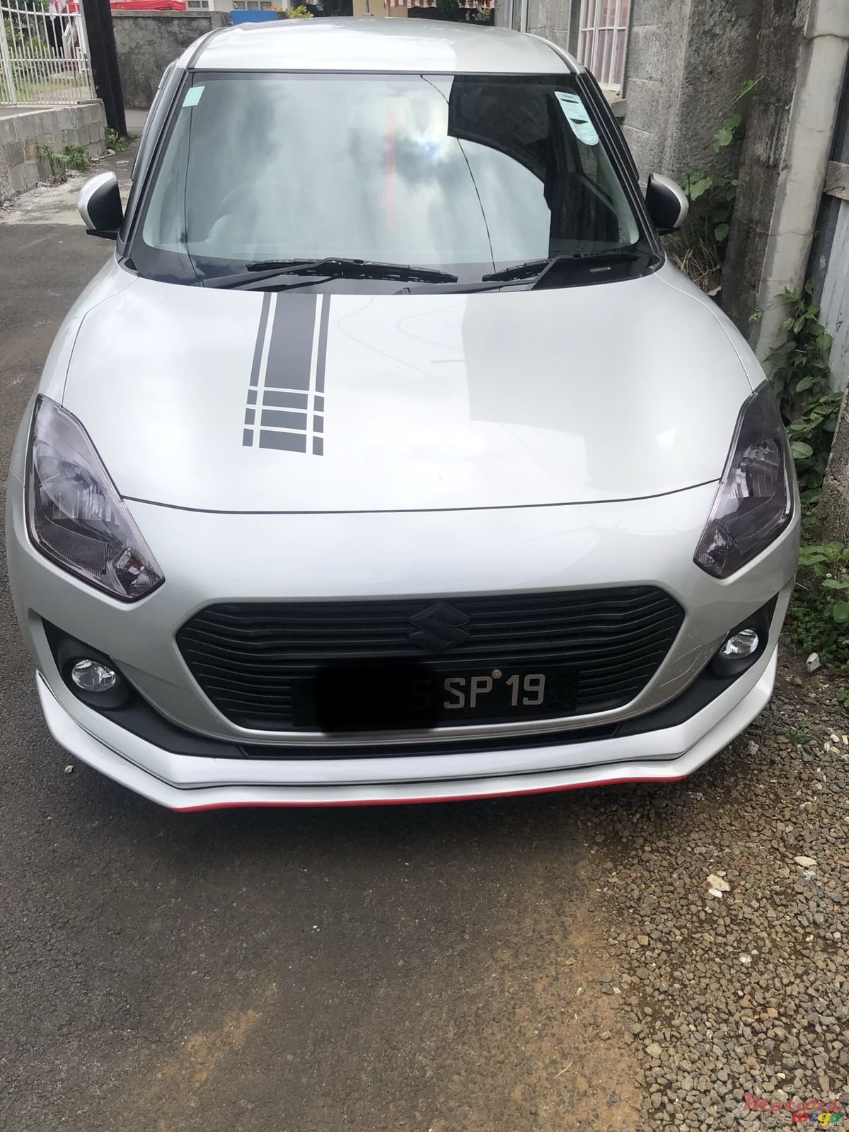 2019' Suzuki Swift photo #5