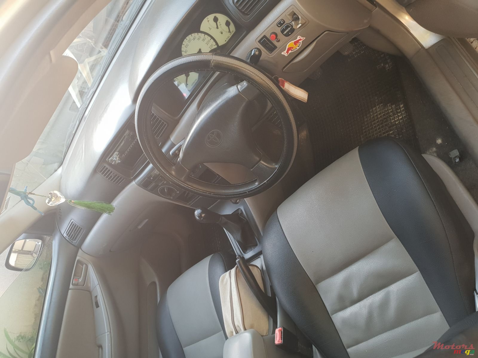 2001' Toyota Corolla photo #3