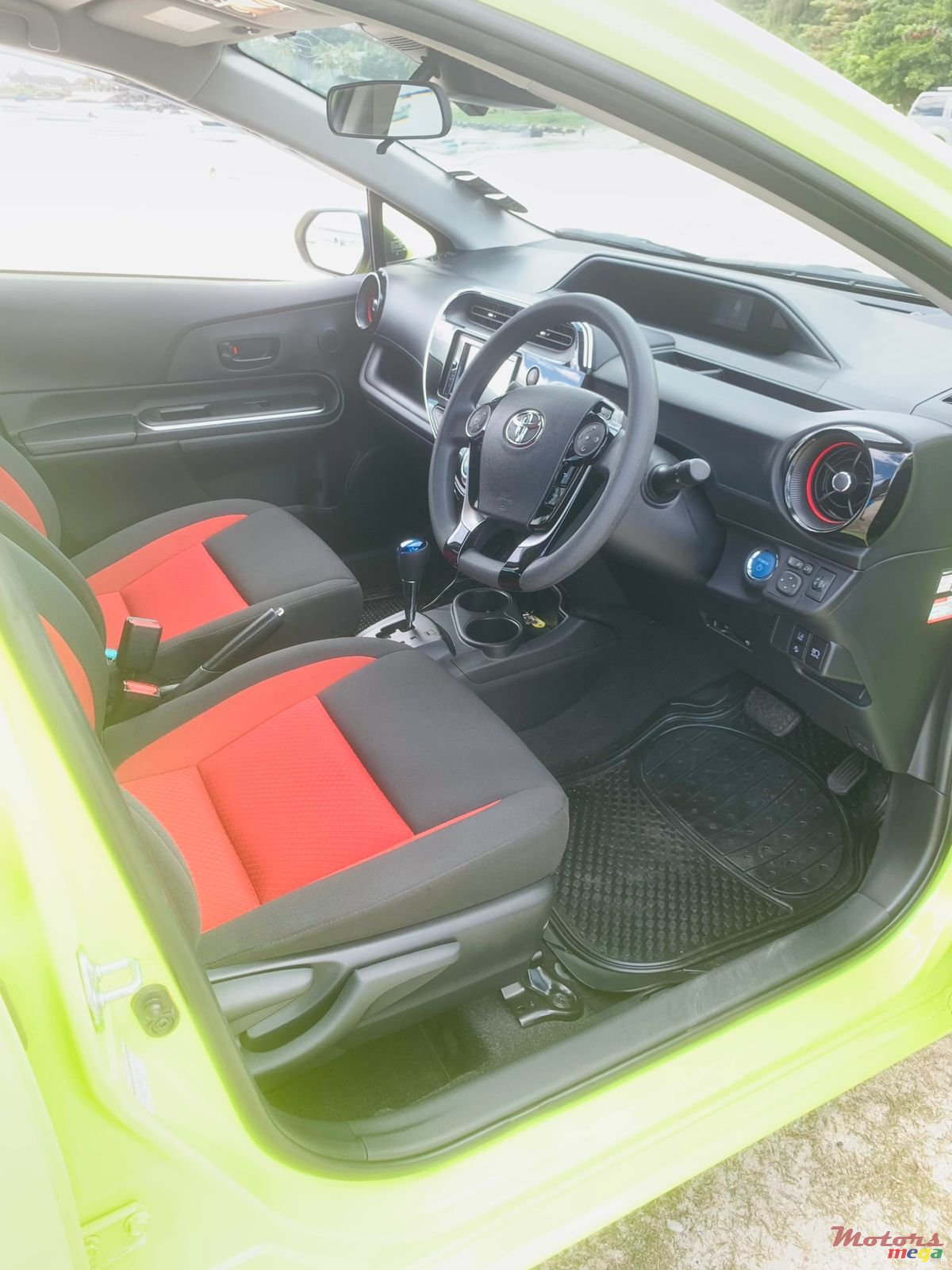 2020' Toyota Aqua photo #5