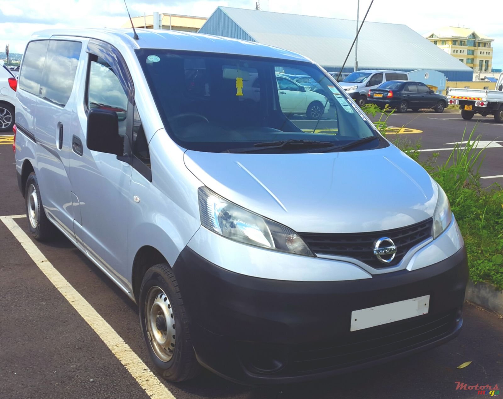 2011' Nissan NV Nv200 photo #1