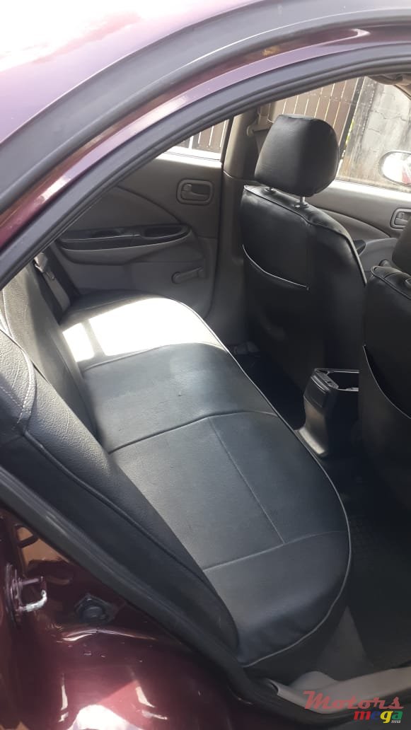 2002' Nissan Sunny photo #2