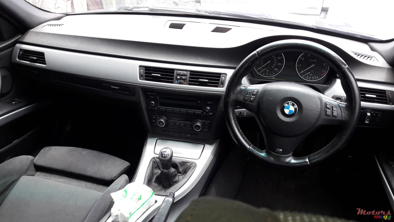 2009' BMW 3 Series photo #1