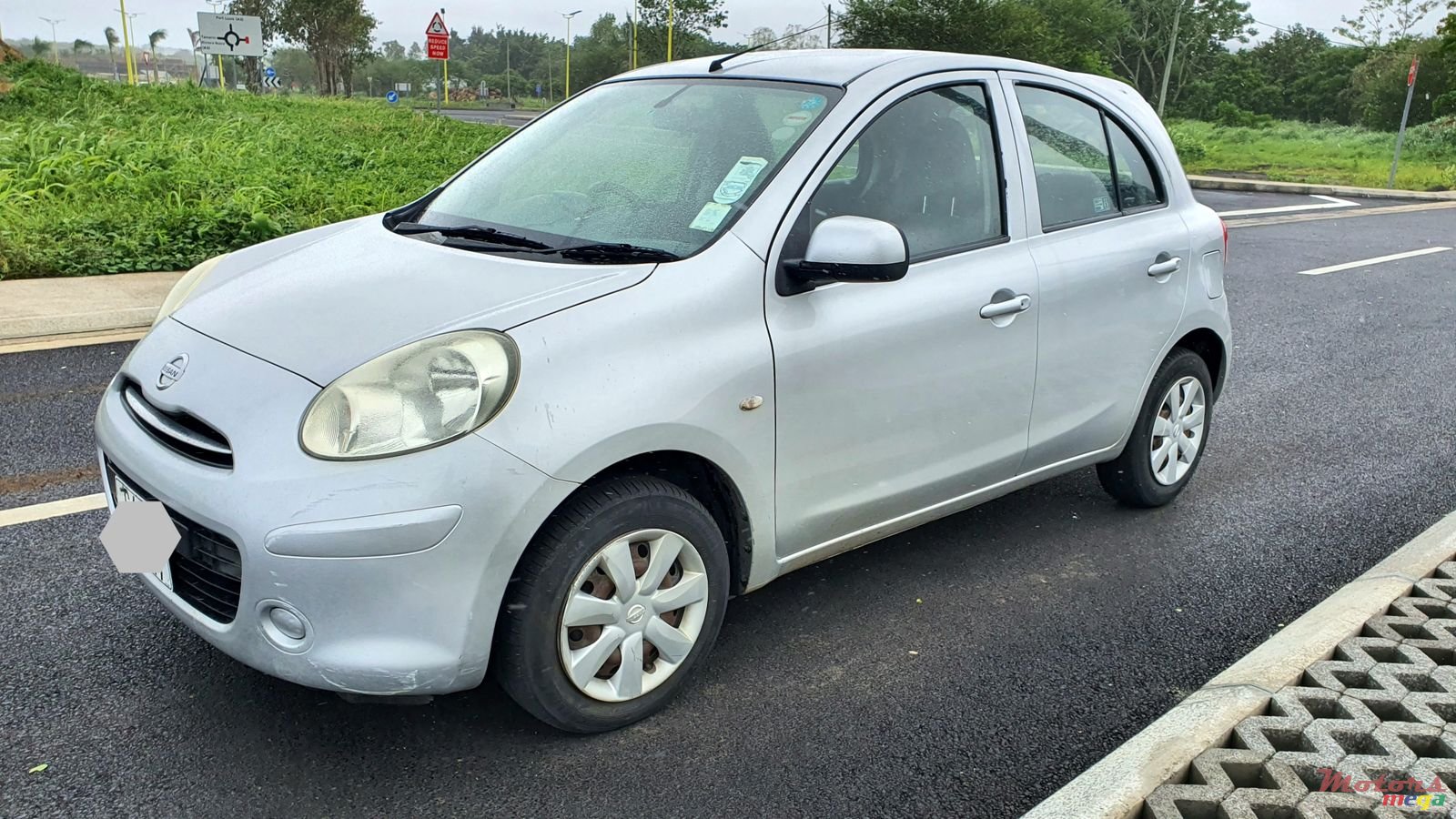 2011' Nissan March photo #1