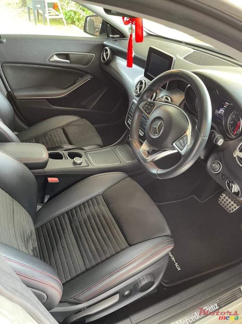 2017' Mercedes-Benz photo #6