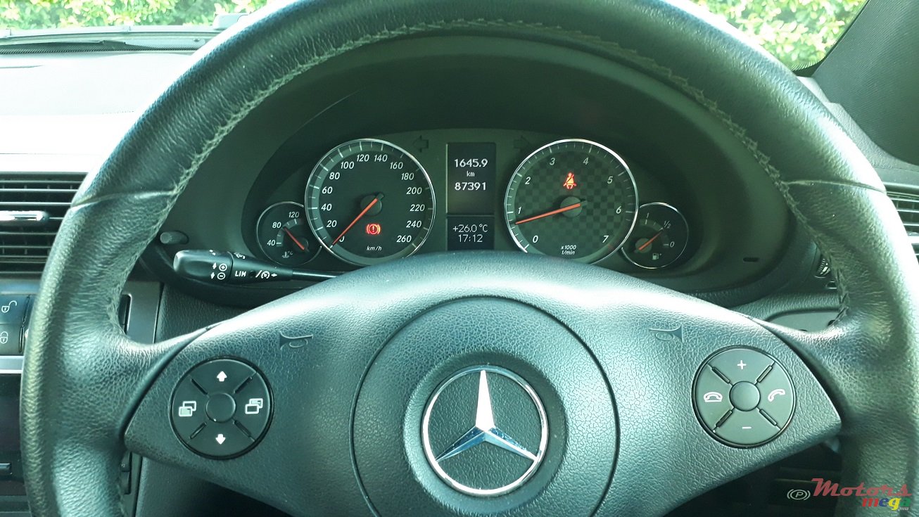 2009' Mercedes-Benz CLC 200 photo #7