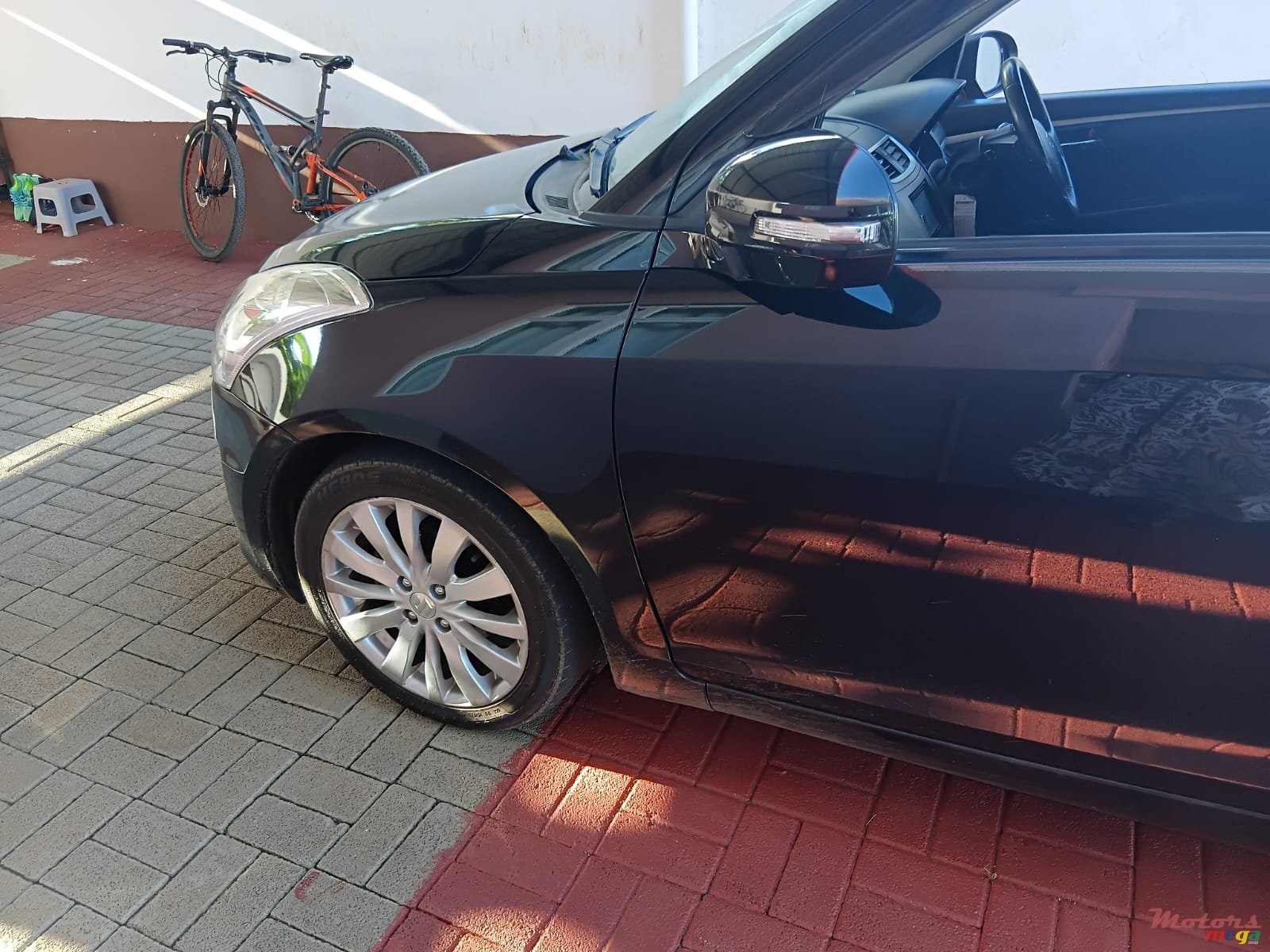 2013' Suzuki Swift photo #6