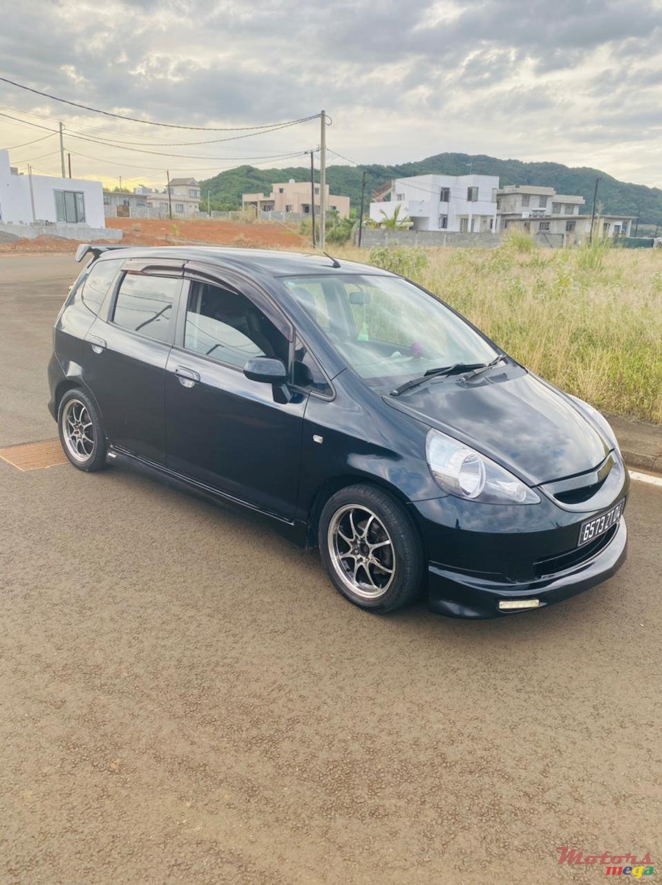 2004' Honda Fit photo #1