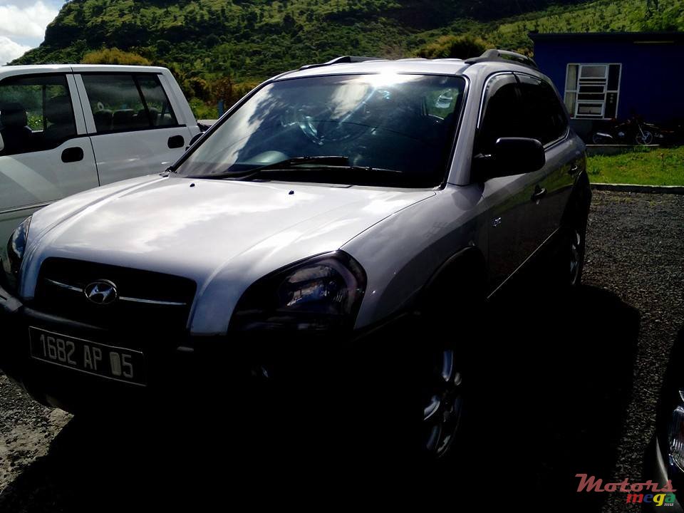 2005' Hyundai Tucson photo #1