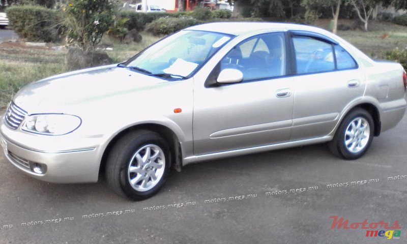 2005' Nissan Sunny photo #1