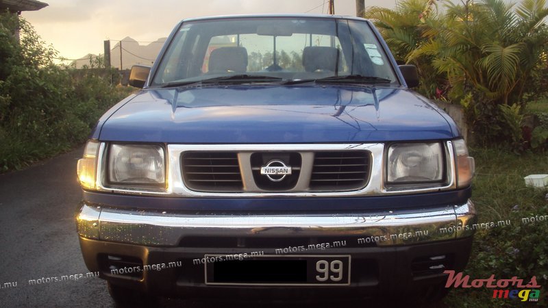 1999' Nissan Hardbody photo #1