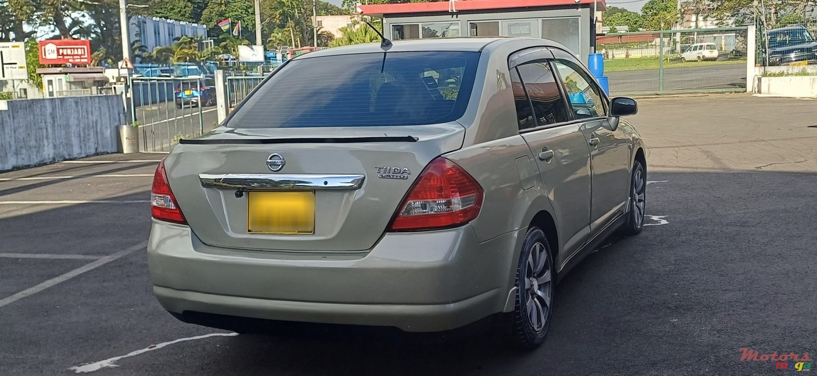 2006' Nissan Tiida Latio photo #4