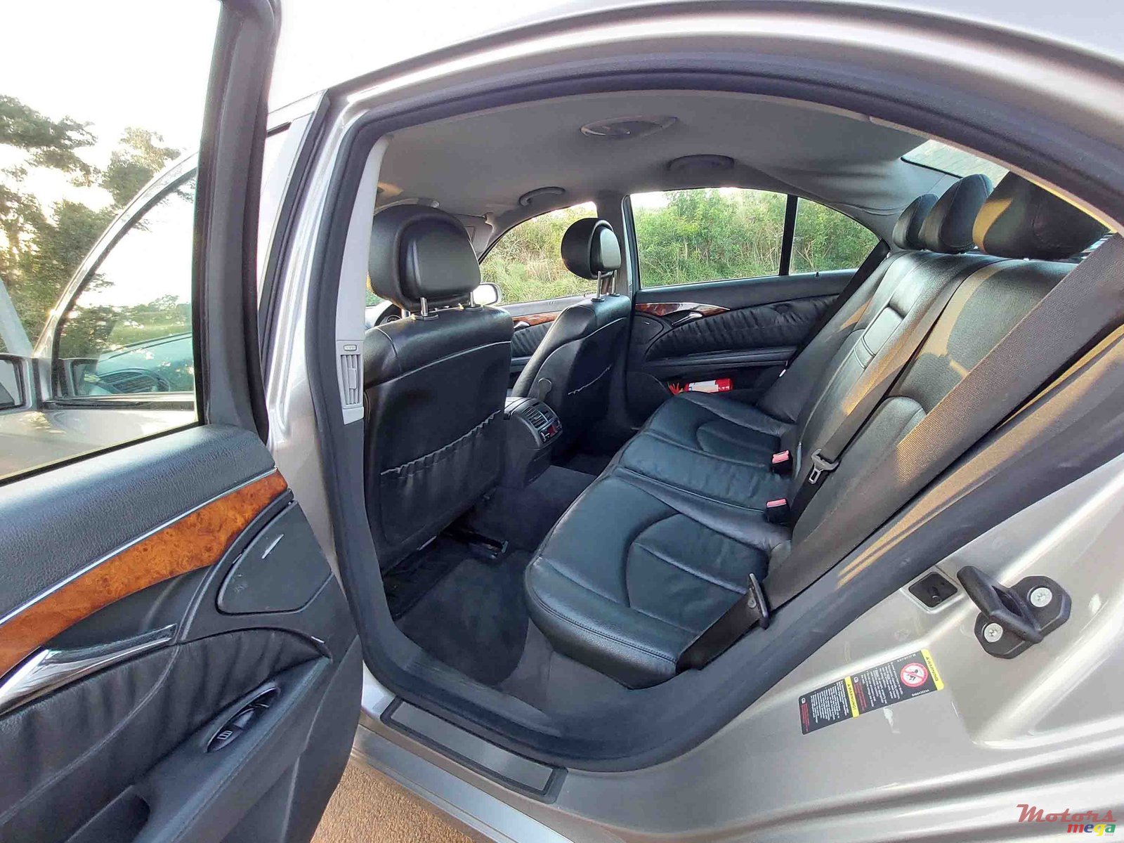 2006' Mercedes-Benz 320E photo #4