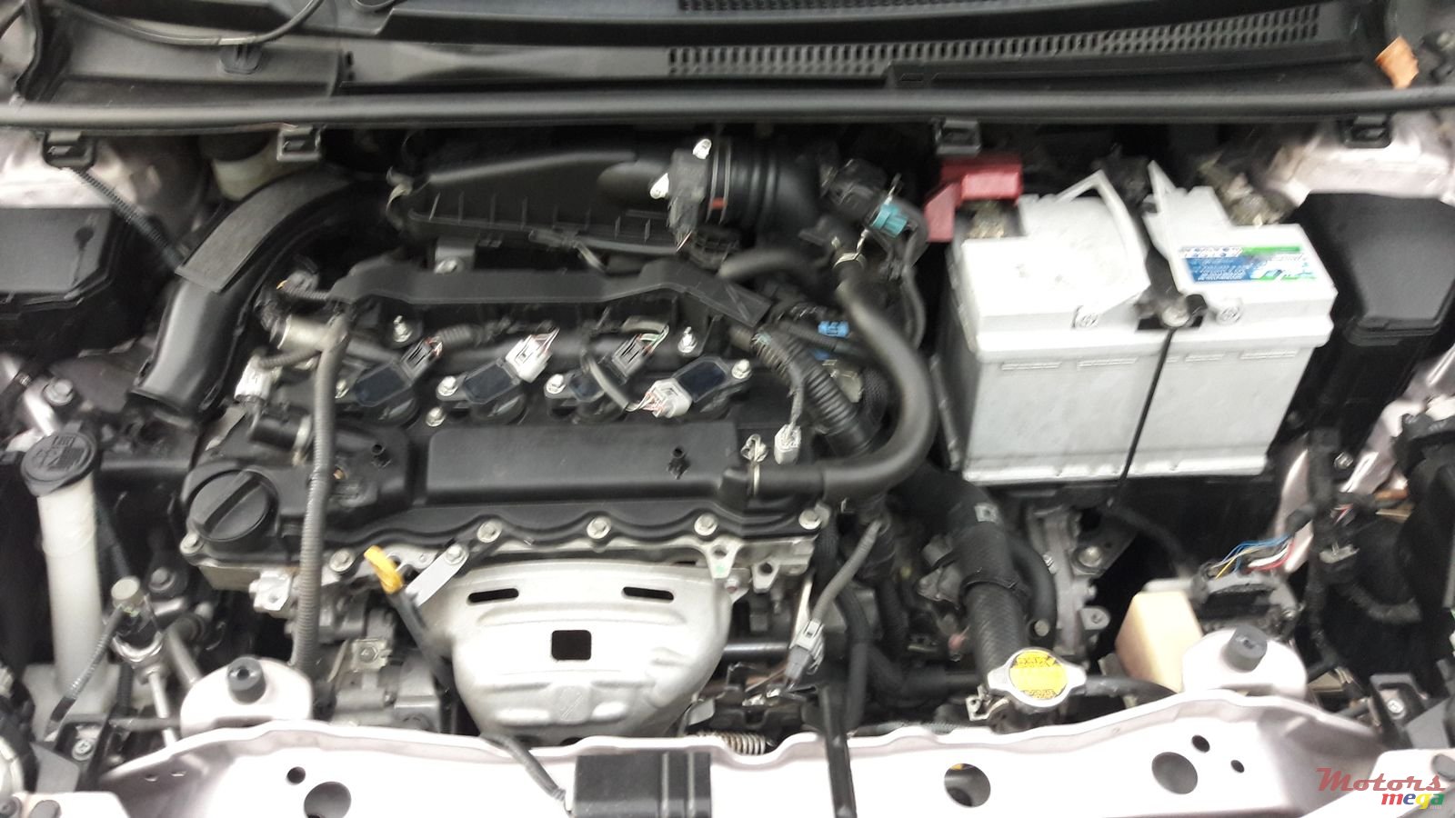 2012' Toyota Vitz photo #6