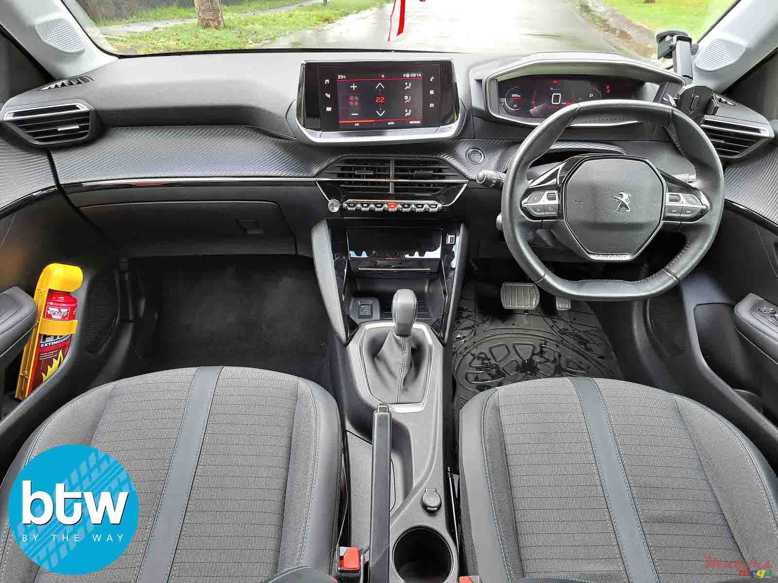 2021' Peugeot 208 photo #6