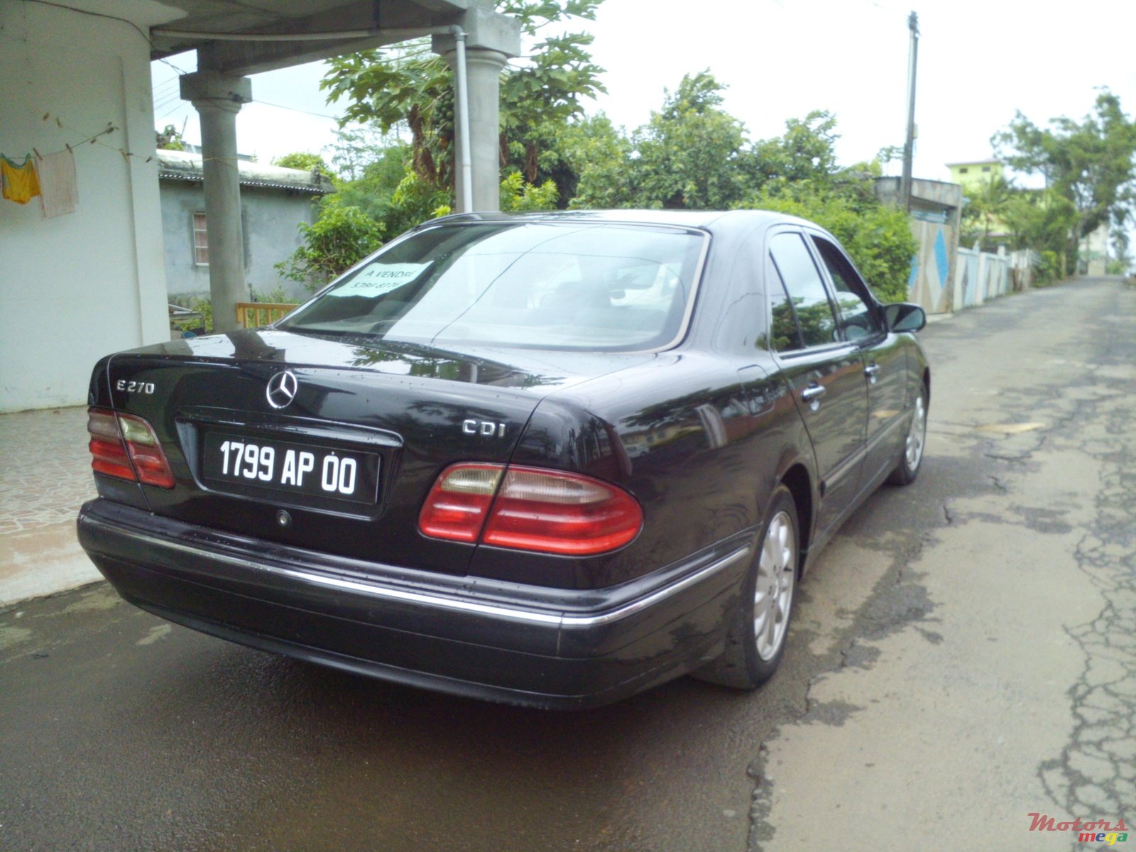 2000' Mercedes-Benz E270 photo #2