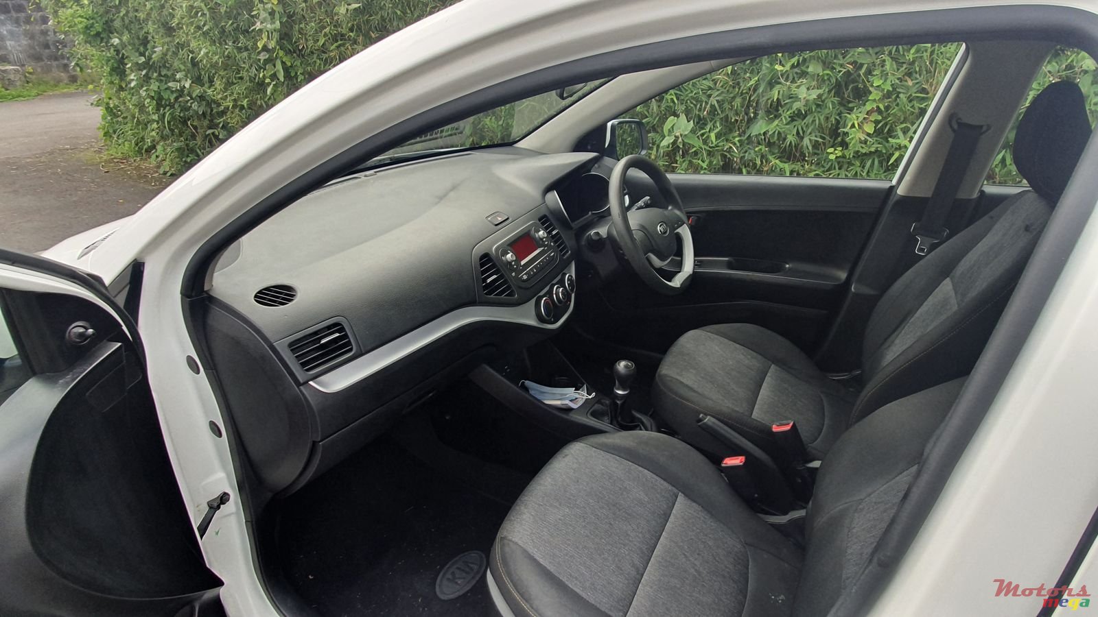 2017' Kia Picanto photo #5