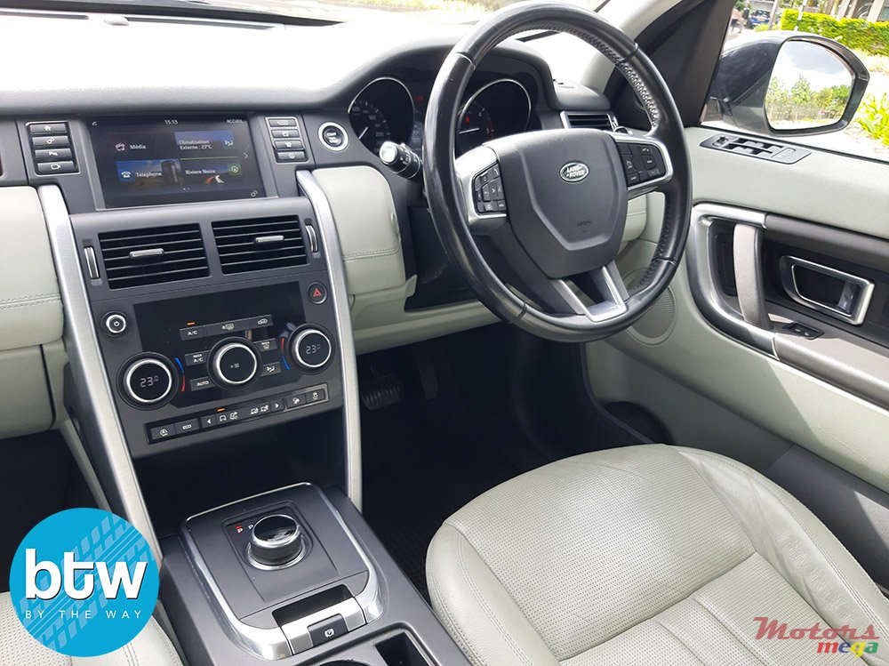 2018' Land Rover Discovery Sport photo #7