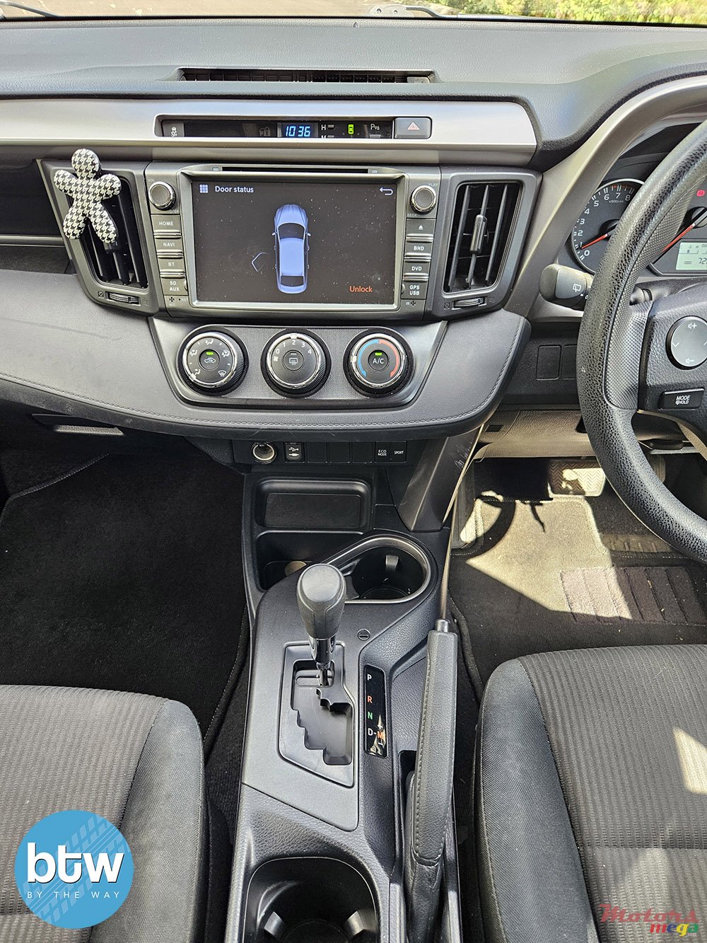 2018' Toyota RAV4 photo #6