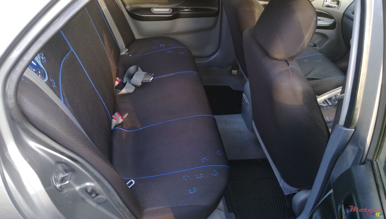 2000' Mitsubishi Lancer photo #3