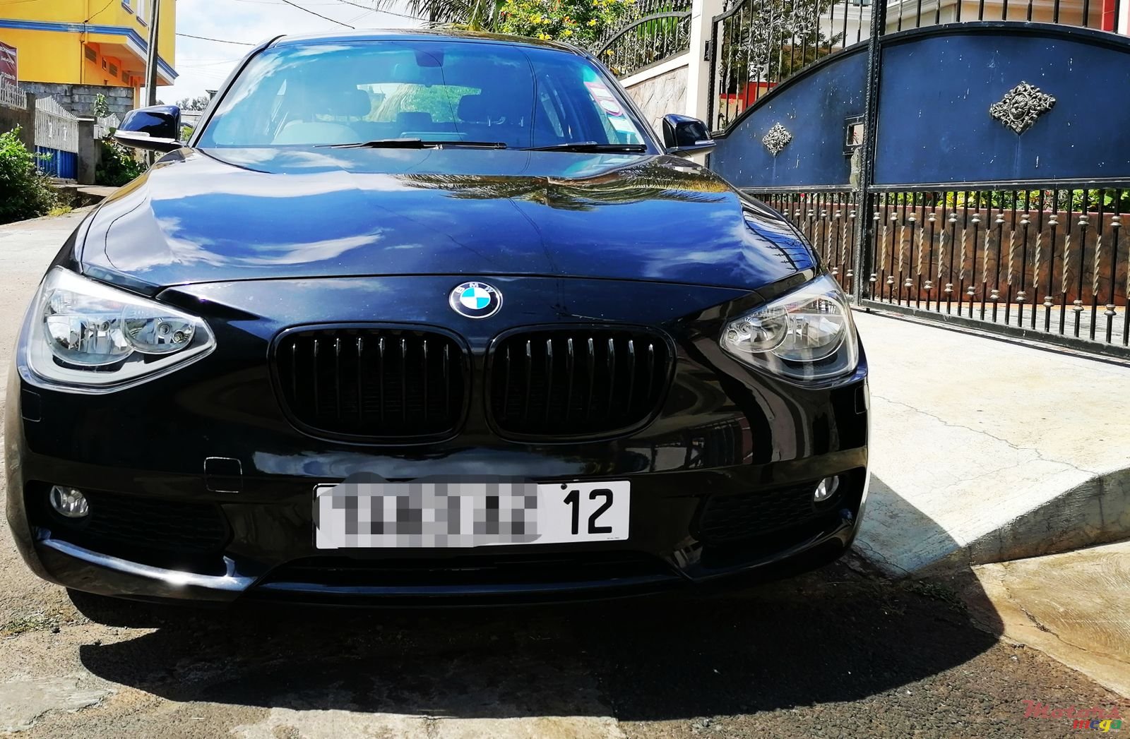 2012' BMW 1 Series Coupe photo #2