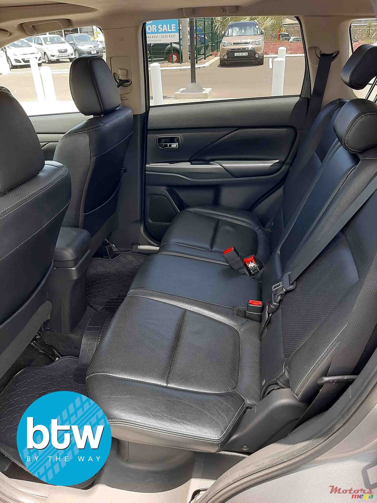 2014' Mitsubishi Outlander photo #4