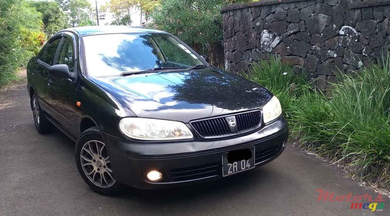 2004' Nissan Sunny N17 photo #1