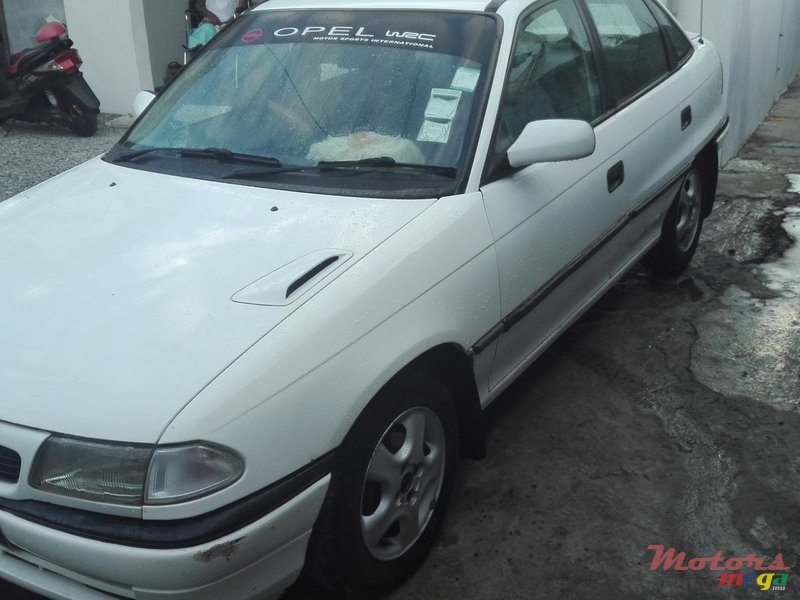 1997' Opel Astra 1.4 is photo #1