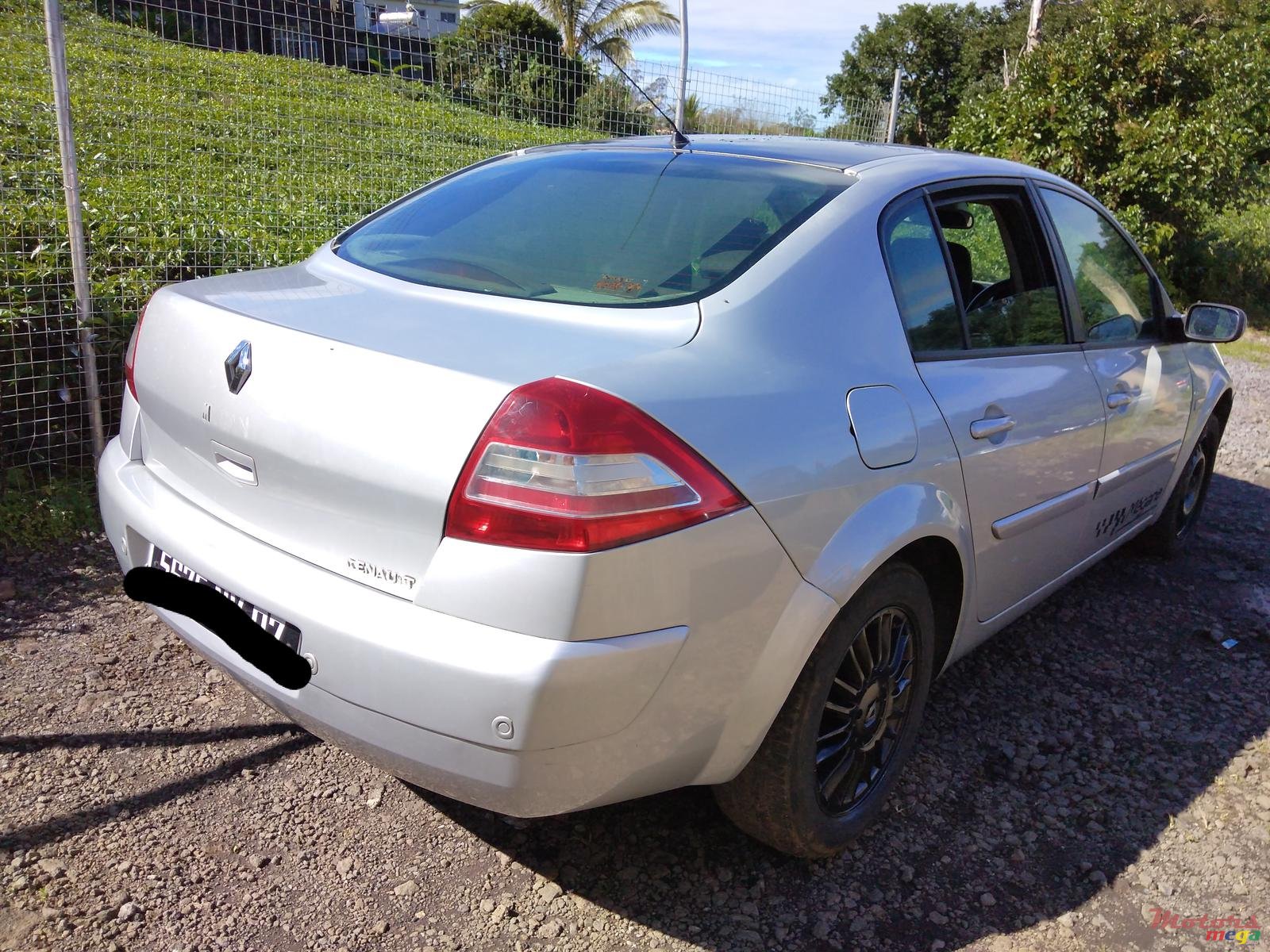 2007' Renault Megane photo #6