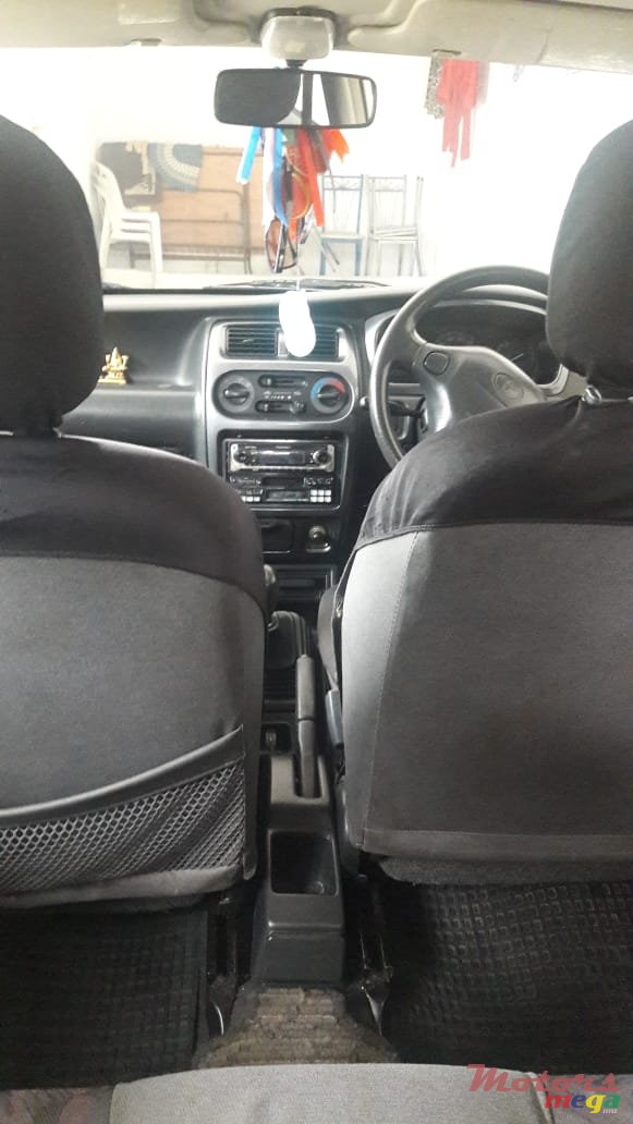 1999' Toyota photo #4