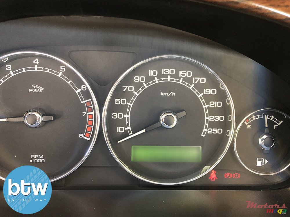 2009' Jaguar X-Type photo #7