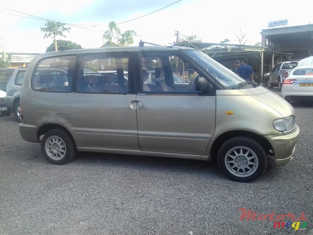 1994' Nissan Serena photo #3