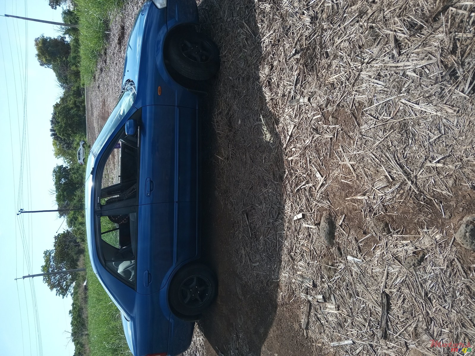 2001' Mazda 323 photo #3