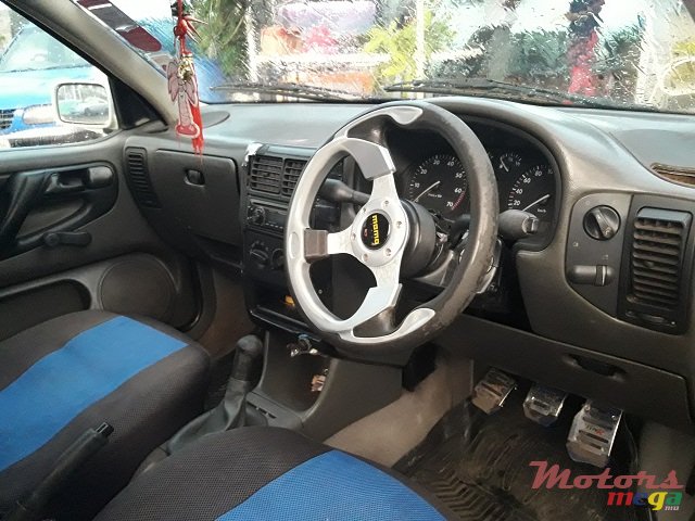 1999' Volkswagen Polo photo #7