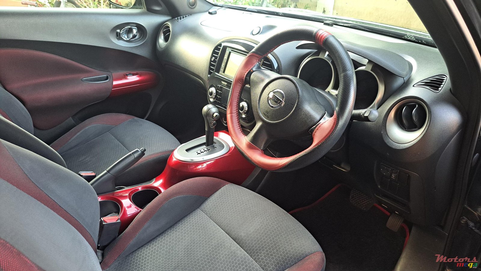 2013' Nissan Juke photo #3