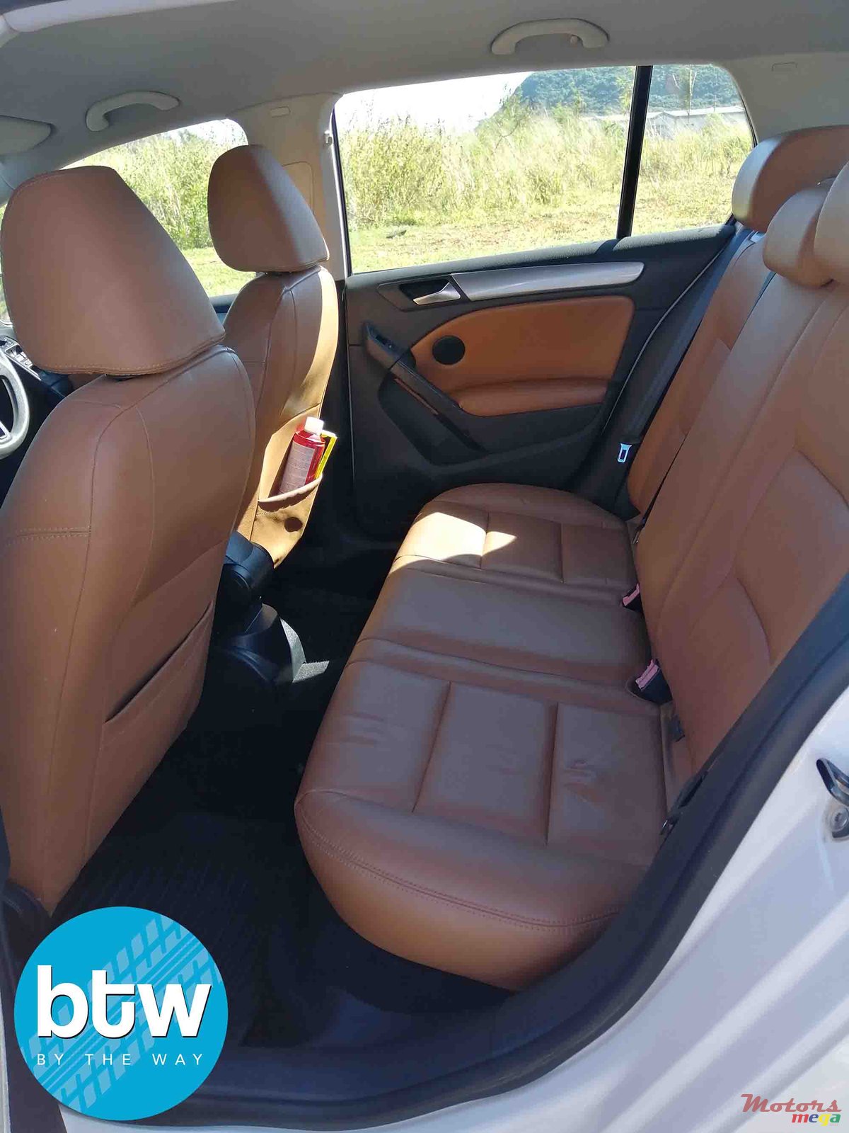 2009' Volkswagen Golf photo #3