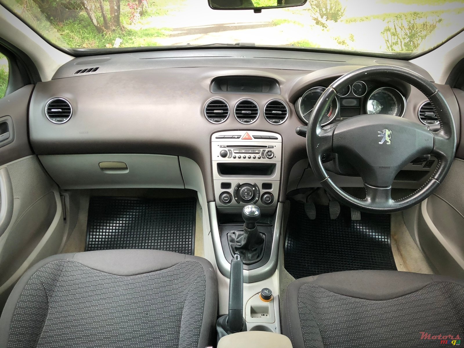 2010' Peugeot 308 photo #4