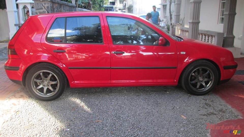 2004' Volkswagen Golf IV photo #3