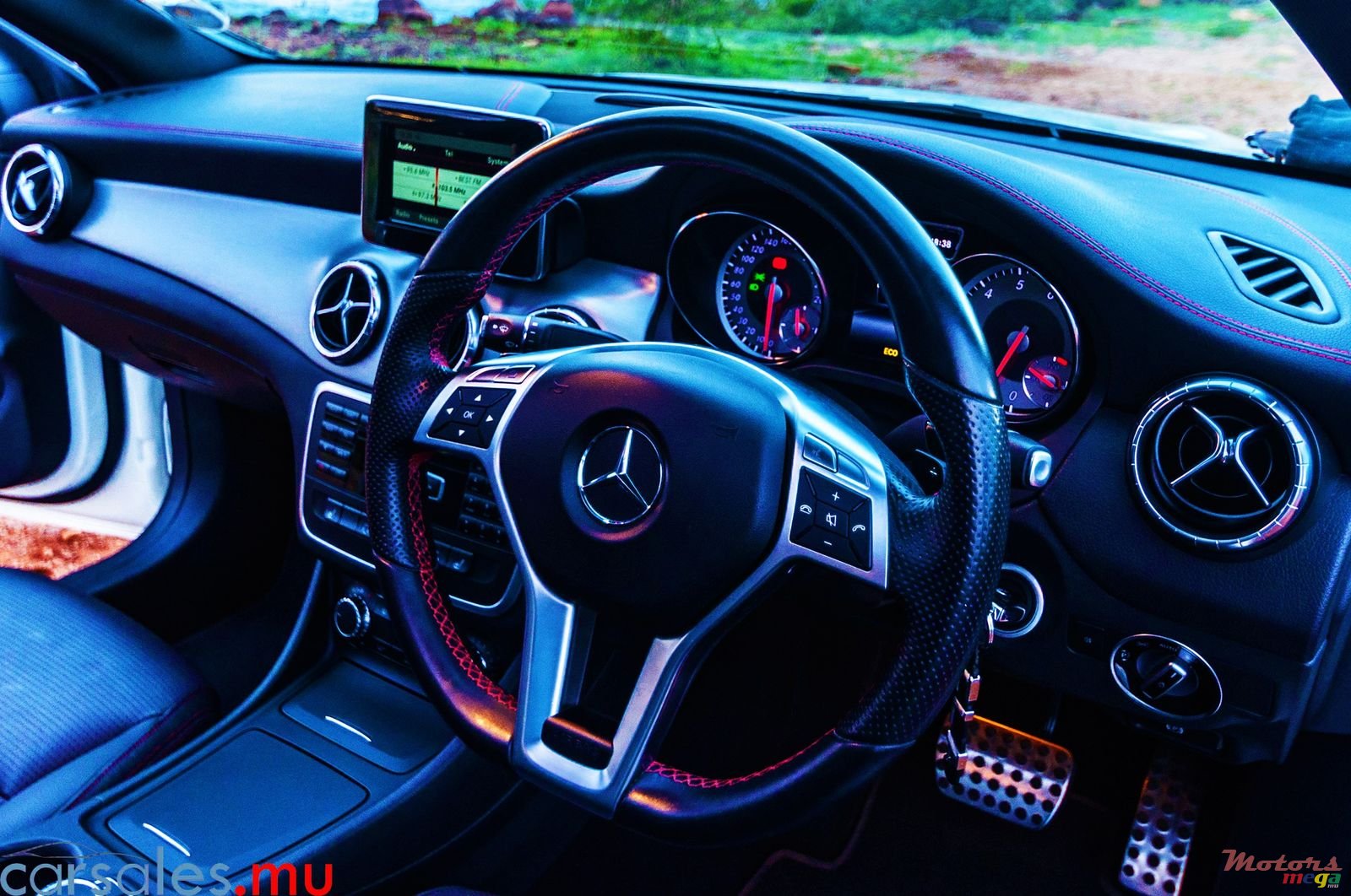 2014' Mercedes-Benz CLA 200 photo #6