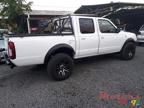 2002' Nissan Pickup 4x4 photo #5