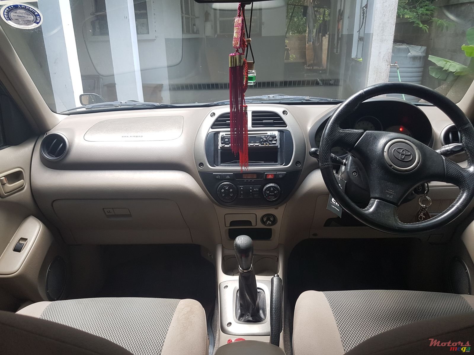 2000' Toyota RAV4 photo #3