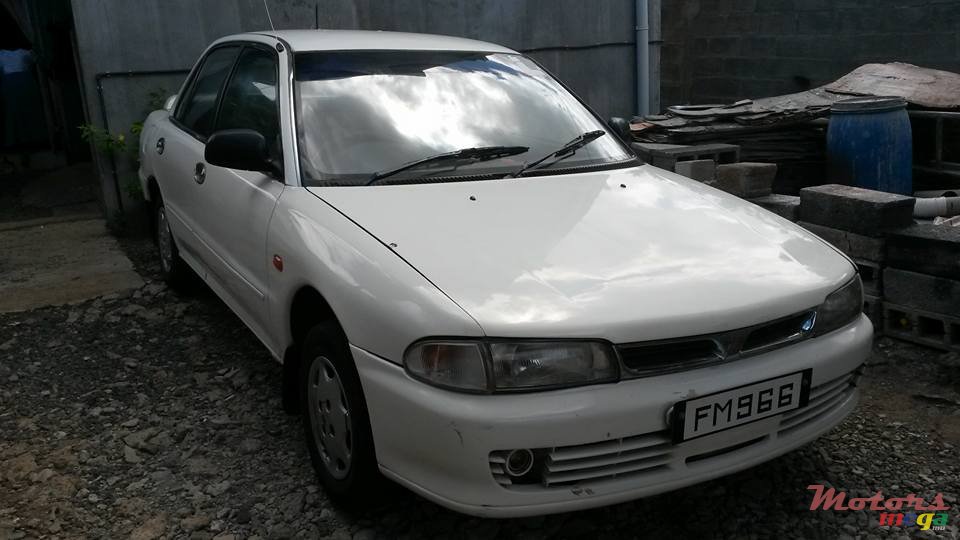 1992' Mitsubishi Lancer photo #2