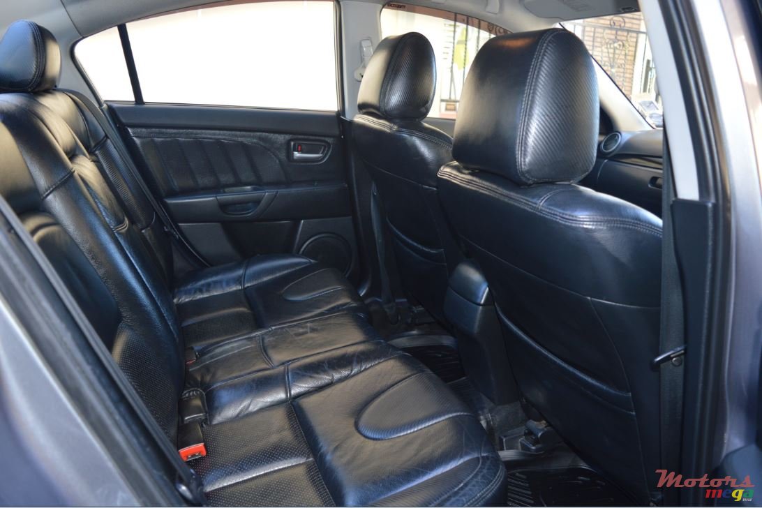 2005' Mazda photo #3