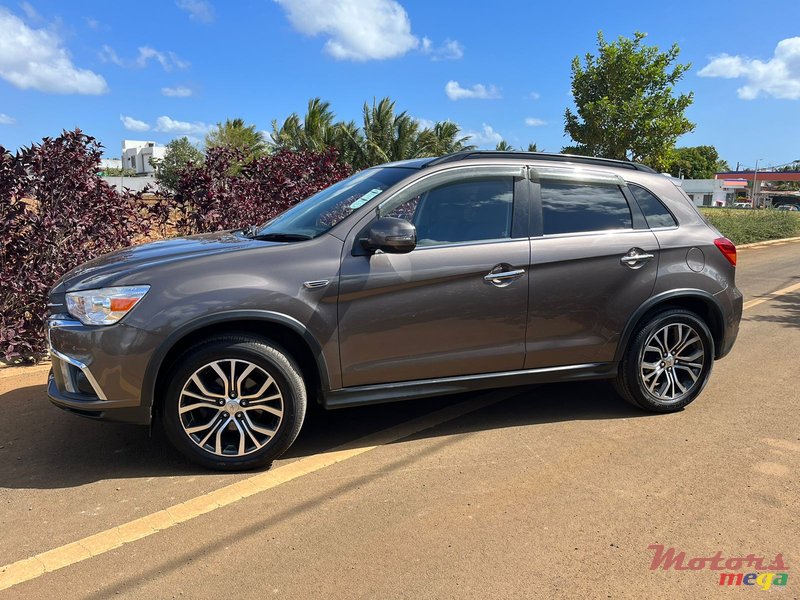 2020' Mitsubishi ASX photo #2