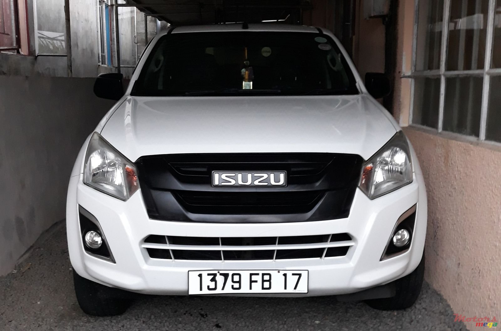 2017' Isuzu KB Series photo #1