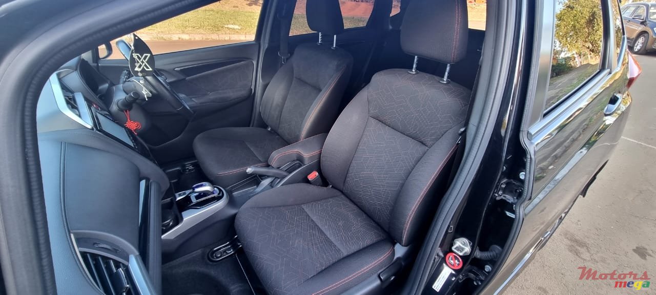 2016' Honda photo #2