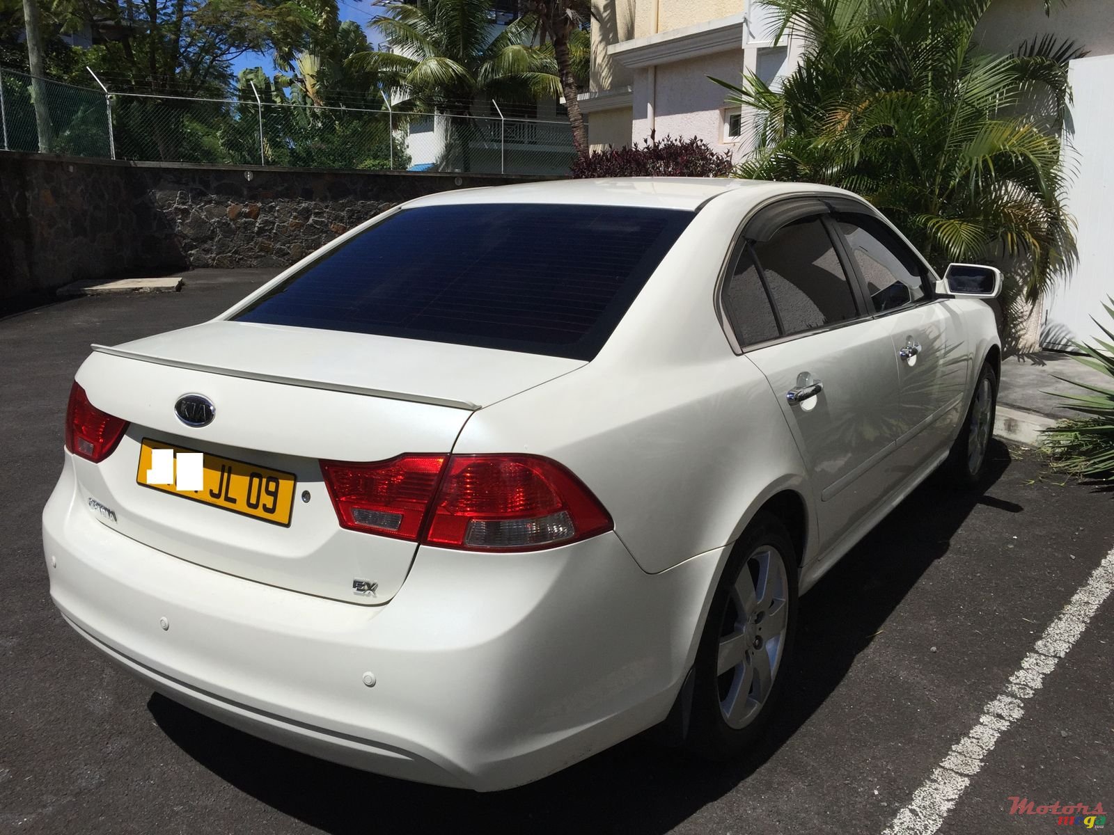 2009' Kia Optima photo #4