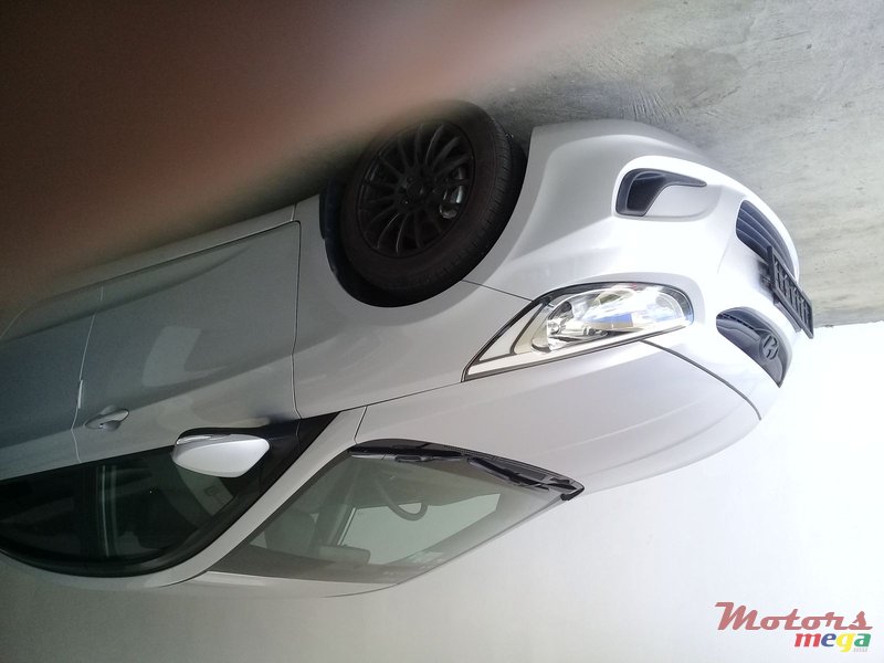 2015' Hyundai Accent photo #3