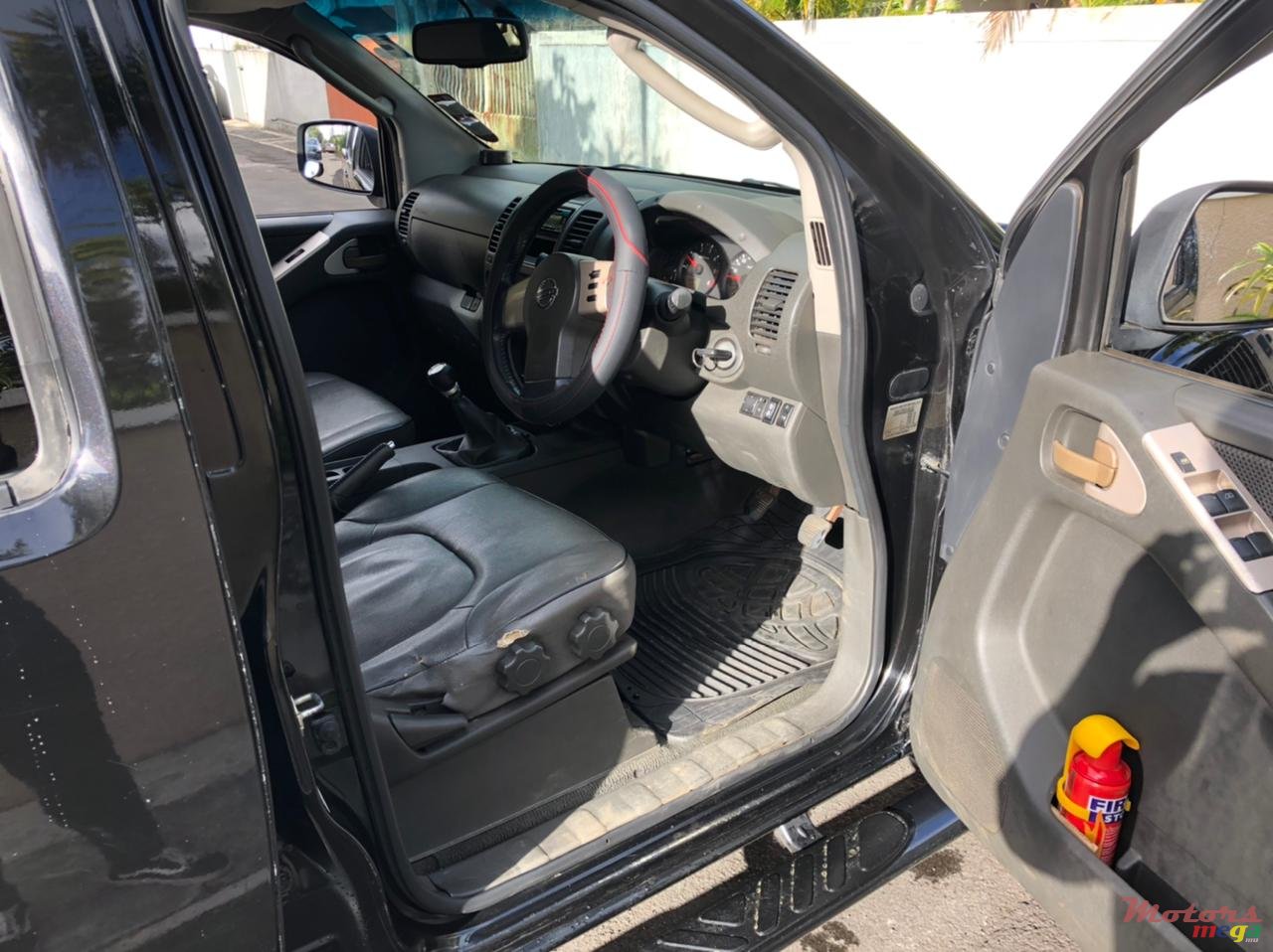 2008' Nissan Navara 4x4 photo #2