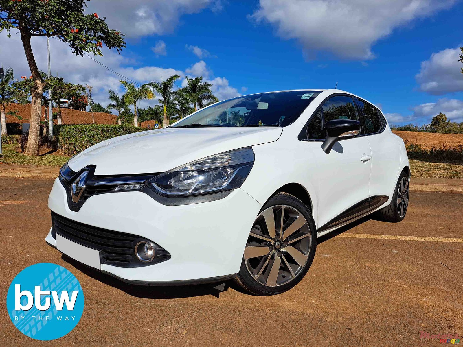 2016' Renault Clio photo #2