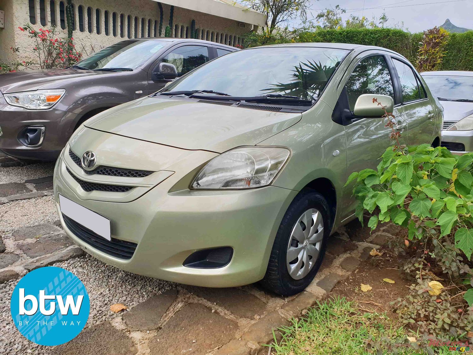 2008' Toyota Belta photo #3